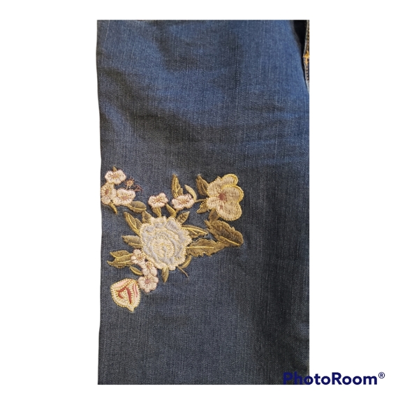 EUC - Velvet floral jeans Size 0 - Picture 4 of 9